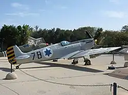 Eine Spitfire Mk.IXe der 101. Staffel aus den Anfangstagen der IAF im Israeli Air Force Museum