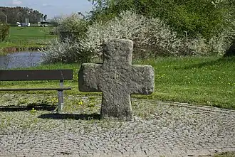 Das steinerne Sühnekreuz Am Häuslinger Weg an der alten Straße nach Steinach