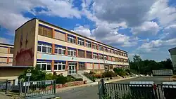 Südansicht des ehemaligen Hauptgebäudes kurz vor Beginn der Abrissarbeiten im Sommer 2019