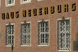 Haus Neuerburg in Köln, Schriftzug, 2011