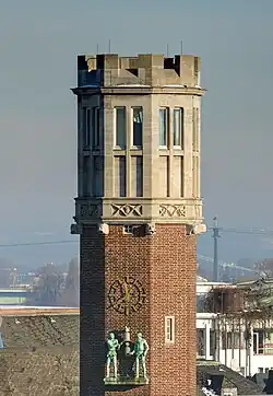 Haus Neuerburg in Köln, Turmspitze, 2010