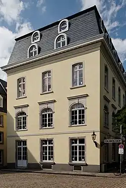Orangeriestraße 6, Schmalseite an der Bäckerstraße (2011)