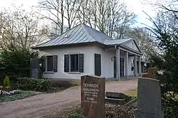 Heddernheim, Friedhof, Trauerhalle