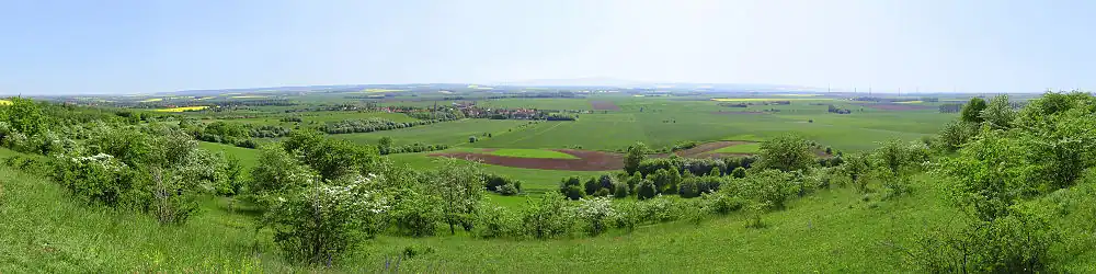 Blick vom Heeseberg nach Beierstedt und zum Harz