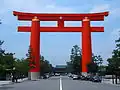 Das zweitgrößte Torii Japans vor dem Heian-jingū in Kyōto
