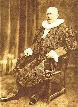 Heinrich Christian Sander im mit Karakulfell besetzten Staltrock (1905)