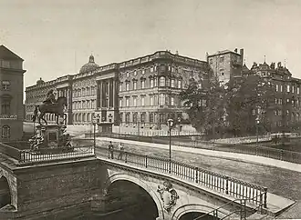 Lange Brücke mit Reiterstandbild und Schloss von Südosten, 1874