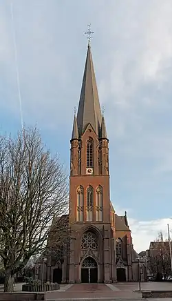 Außenansicht der St.-Peter-und-Paul-Kirche