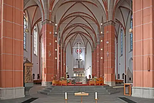 Innenraum nach Westen