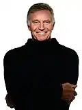 5. April: Charlton Heston (2001)