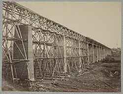 High Bridge mit vier reparierten Öffnungen