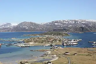 Blick von der Hillesøya auf die Sommarøya