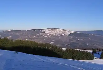 Blick auf den Höhenzug Himmeldunkberg, der Teufelsberg ist die zweite Erhebung von links