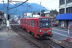 Triebwagen der Baureihe Mo&nbsp;880 in Hinobashi (2003)