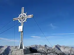 Gipfelkreuz auf der Hinteren Bachofenspitze im Karwendel