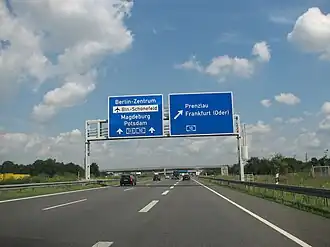 Das Schönefelder Kreuz aus südlicher Richtung (A 13)
