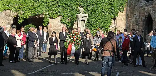 Kranzniederlegung in der Aegidienkirche (2014)