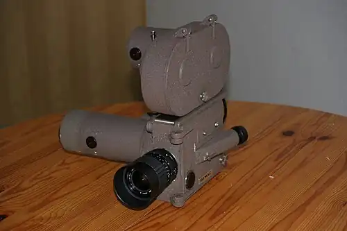 Hitachi 16HM Drehprismenkamera mit max. 10.000 Bilder/Sekunde für 16-mm-Film, Baujahr um 1970