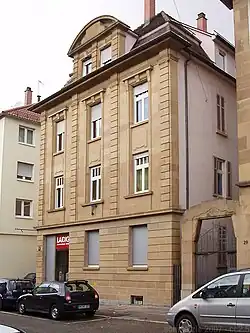 Innsbrucker Straße 27 (2007) Rechts: Jugendstilportal von Nr. 29.