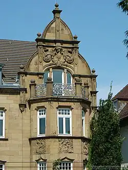 Schmuckvoller Zwerchgiebel