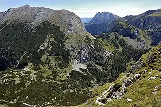 Hochzinödl (linke Bildhälfte) oberhalb der Hesshütte von Westen