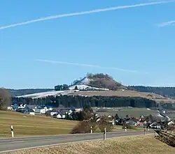 Landschaft auf der Baaralb: Hohenkarpfen (912&nbsp;m) bei Hausen ob Verena