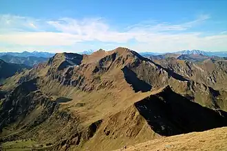 Der Hohenwart mit Fischsee von Südosten