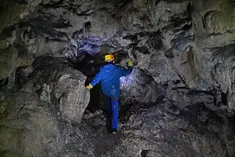 Sinterablagerungen in der Höhle