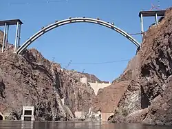 Fertiger Brückenbogen im September 2009