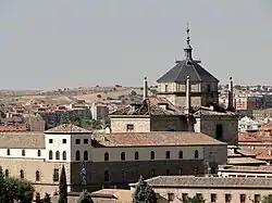 Toledo, Hospital de Tavera – Obelisken in den Ecken der Vierung