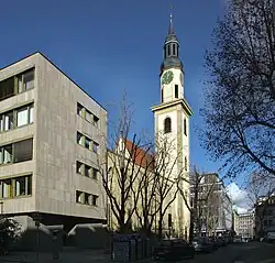 Verwaltungsgebäude und Hospitalkirche