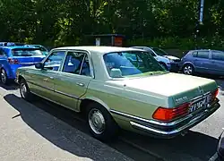 350 SE, Rechtslenker, Heckansicht