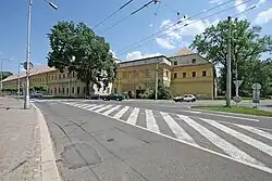 Infanterie-Kaserne Königgrätz (Gebäude 2015 noch existent) Koordinate 50°&nbsp;12′&nbsp;27″&nbsp;N, 15°&nbsp;50′&nbsp;2″&nbsp;O50.207515.833888888889