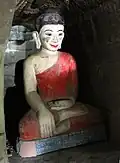 Buddha in Nische