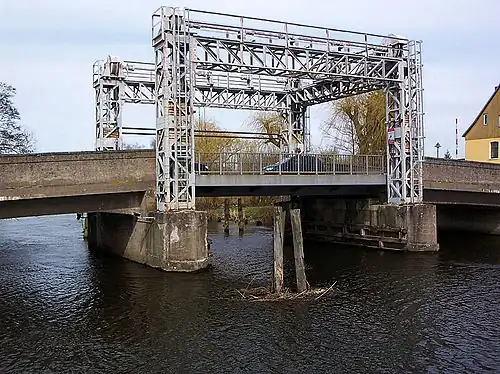 Hubbrücke Schwaan