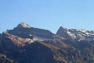Luftaufnahme des Huetstocks im Oktober 2012: links der Huetstock, rechts daneben der Rotsandnollen