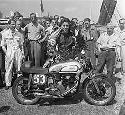 Sieg in der 350er Klasse, TT Assen 1952