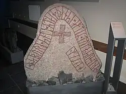 Bildstein DR 283 mit einem Kreuz