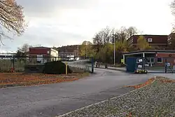 Zufahrt und Wachgebäude der ehemaligen Husarenkaserne der Bundeswehr in Sontra