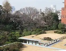 Blick auf das tiefliegende Restaurant