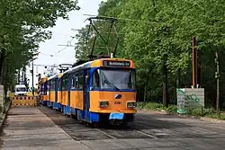 Tatra T4D-M auf der Linie&nbsp;11 in Con­ne­witz