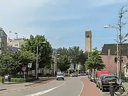 IJmuiden, Straße mit Rathaus