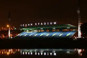 Icahn Stadium bei Nacht