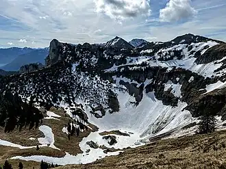 Hasentalkopf (links der Bildmitte) über dem Kessel