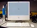 iMac mit dem grauen Logo beim Start