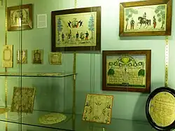 Blick in einen Schaukasten: „Göttelbriefe“ und „Leichentexte“