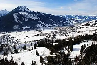 Das Imberger Horn, mit Bad Hindelang und Jochstraße