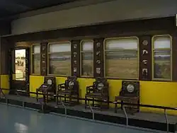 Nachbau der In­nen­ein­rich­tung ei­nes der Wa­gen aus dem Hof­zug der Kai­se­rin­wit­we Ci­xi