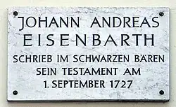 Beispiel für eine Gedenktafel, die an einen nur kurzen Aufenthalt erinnert (Kurze Straße 12, Schwarzer Bär)