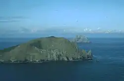 Inishnabro mit Tearaght Island im Hintergrund